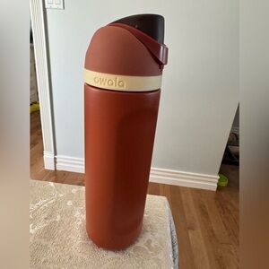 Owala 24 oz FreeSip